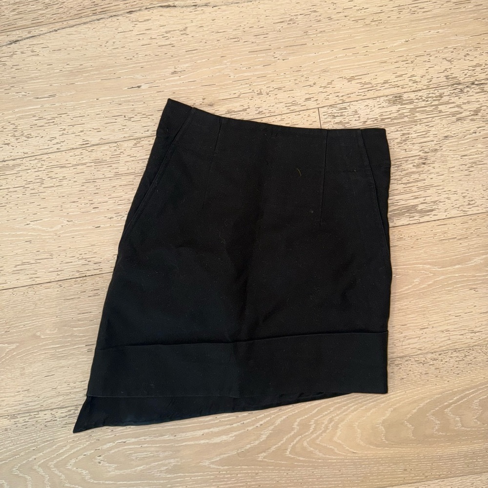 Helmet lang asymmetrical skirt